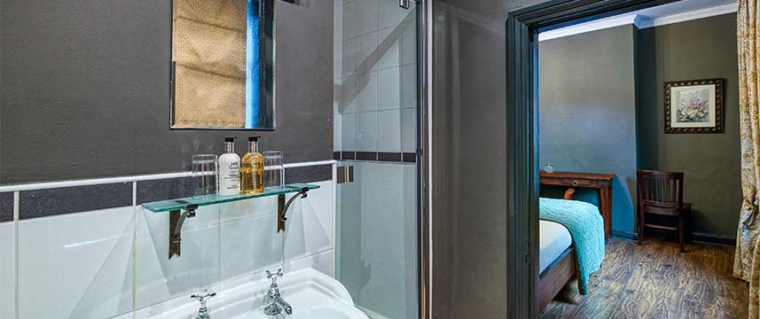 Lamb and Lion  Inn Superior Bathroom